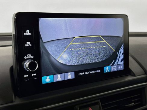 Certified 2025 Honda Pilot Touring image 14