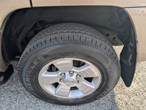Used 2004 Toyota 4Runner SR5 RWD image 10