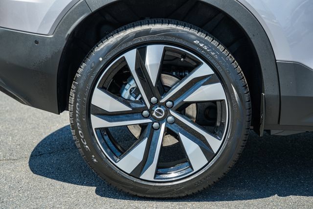 New 2026 Volvo XC40 B5 Plus w/ Climate Package AWD/4WD image 19
