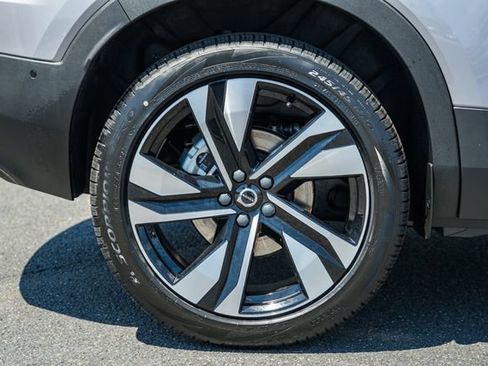 New 2026 Volvo XC40 B5 Plus w/ Climate Package AWD/4WD image 19
