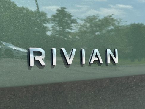 Used 2025 Rivian R1S Adventure AWD/4WD image 49
