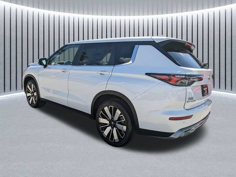 New 2026 Mitsubishi Outlander SE FWD image 6