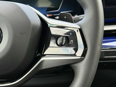 New 2026 BMW 530i xDrive w/ Executive Package image 18