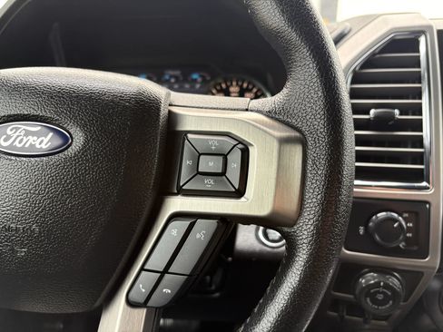 Used 2016 Ford F150 Platinum w/ Equipment Group 701A Luxury AWD/4WD image 29