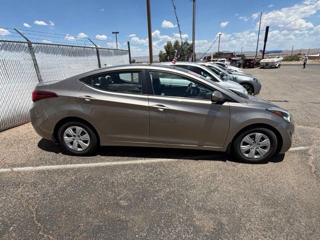 Used 2016 Hyundai Elantra SE FWD image 4