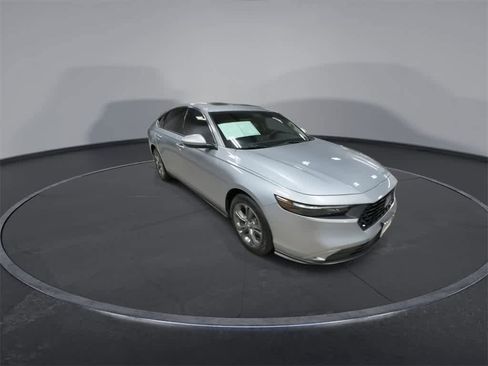 Used 2023 Honda Accord EX image 2