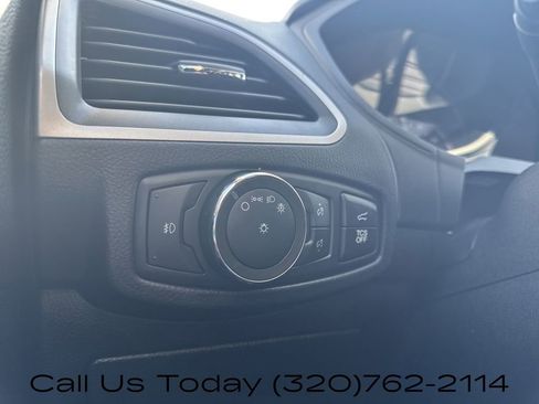 Used 2022 Ford Edge SEL w/ Sport Appearance Package image 12