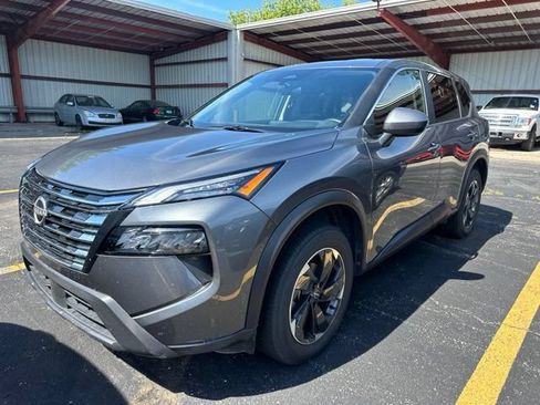 Used 2025 Nissan Rogue SV AWD/4WD image 15