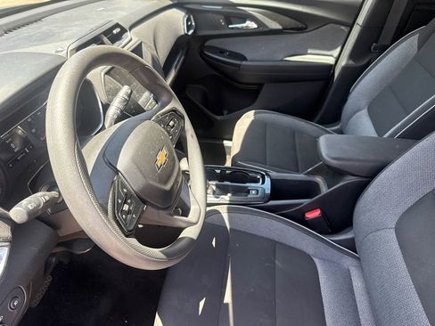 Used 2022 Chevrolet TrailBlazer LT w/ Confidence II Package FWD image 18