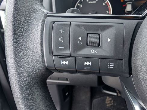 Used 2021 Nissan Rogue S image 26