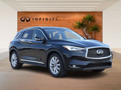 Used 2019 INFINITI QX50 Essential w/ Premium Heat Package image 3