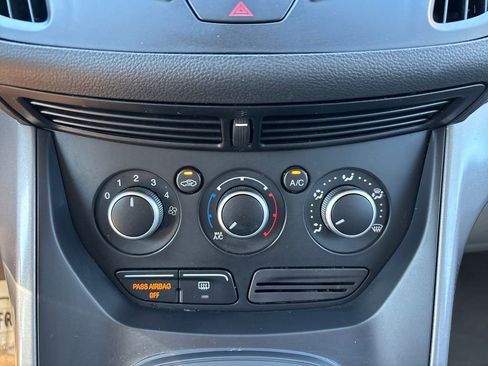 Used 2016 Ford Escape SE image 18