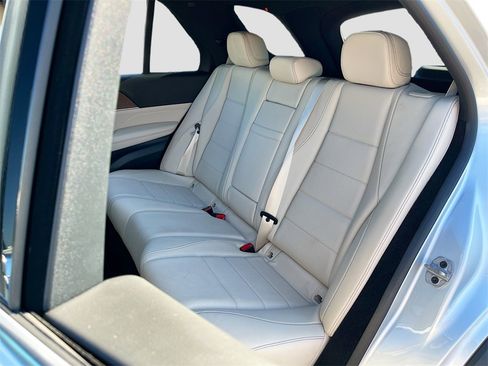 Used 2024 Mercedes-Benz GLE 350 4MATIC image 25