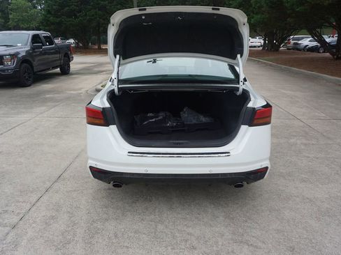 Used 2023 Nissan Altima 2.5 SR w/ SR Premium Package FWD image 16
