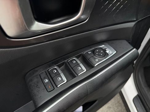 Certified 2022 Kia Sorento LX FWD image 15
