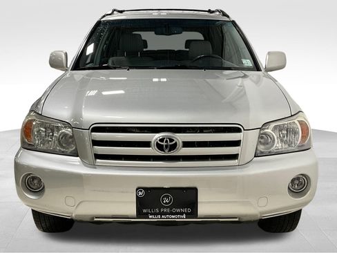 Used 2007 Toyota Highlander 4WD V6 w/ 3rd Row image 3