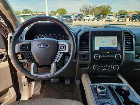 Used 2021 Ford Expedition XLT AWD/4WD image 6