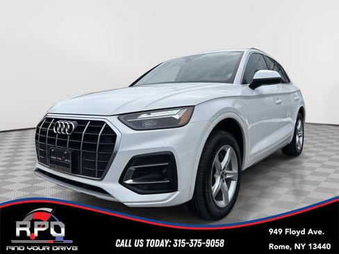 Used 2021 Audi Q5 Premium w/ Convenience Package image 1
