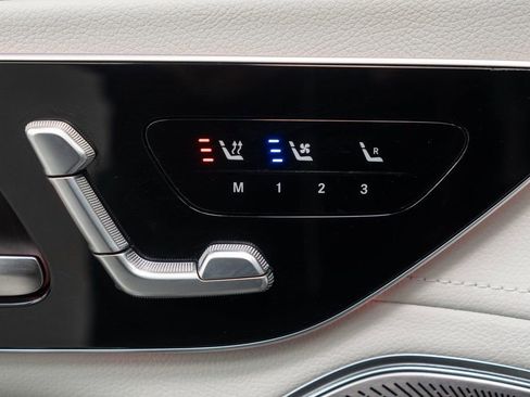 Used 2023 Mercedes-Benz EQS 580 4MATIC SUV image 16