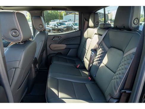 New 2026 GMC Canyon Denali w/ LPO, Denali Black Edition AWD/4WD image 13