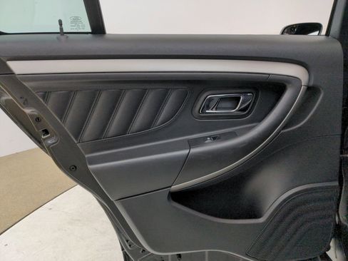 Used 2013 Ford Taurus SEL FWD image 25