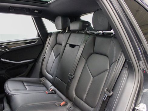Certified 2025 Porsche Macan image 26