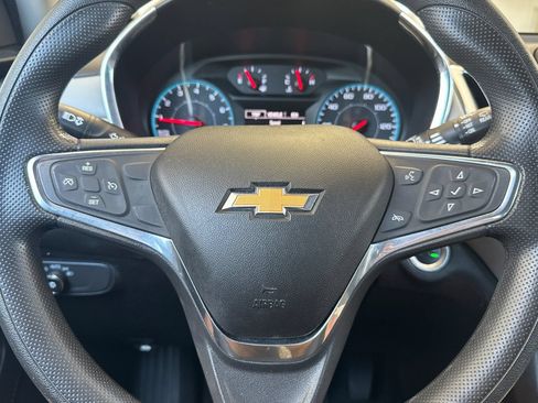 Used 2019 Chevrolet Equinox LS FWD image 23