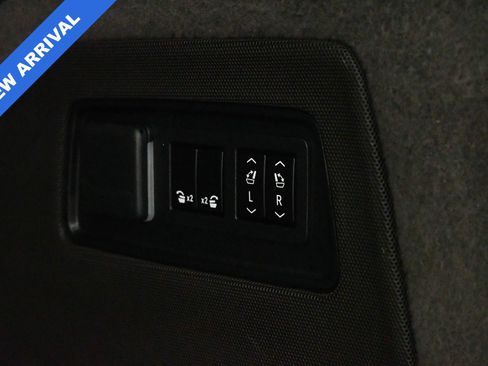 Used 2022 Cadillac Escalade ESV Premium Luxury image 9