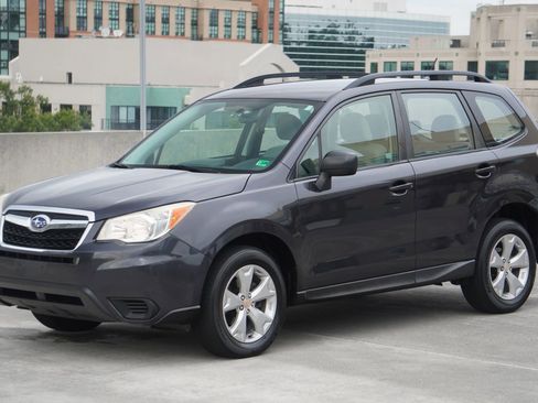 Used 2015 Subaru Forester 2.5i w/ Alloy Wheel Package image 2