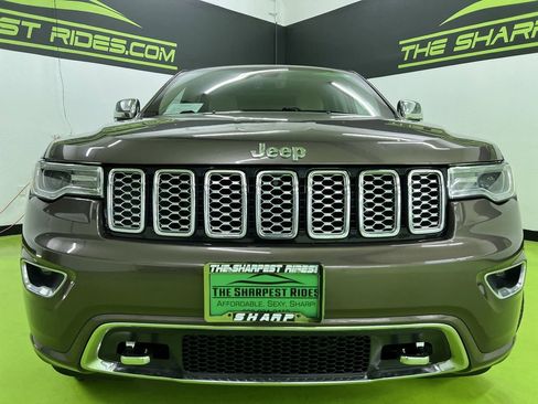Used 2019 Jeep Grand Cherokee Overland AWD/4WD image 3