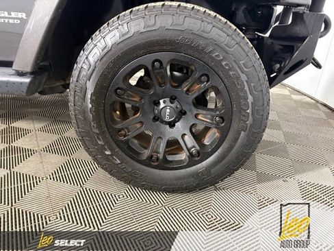 Used 2017 Jeep Wrangler Unlimited Sahara w/ Connectivity Group image 20