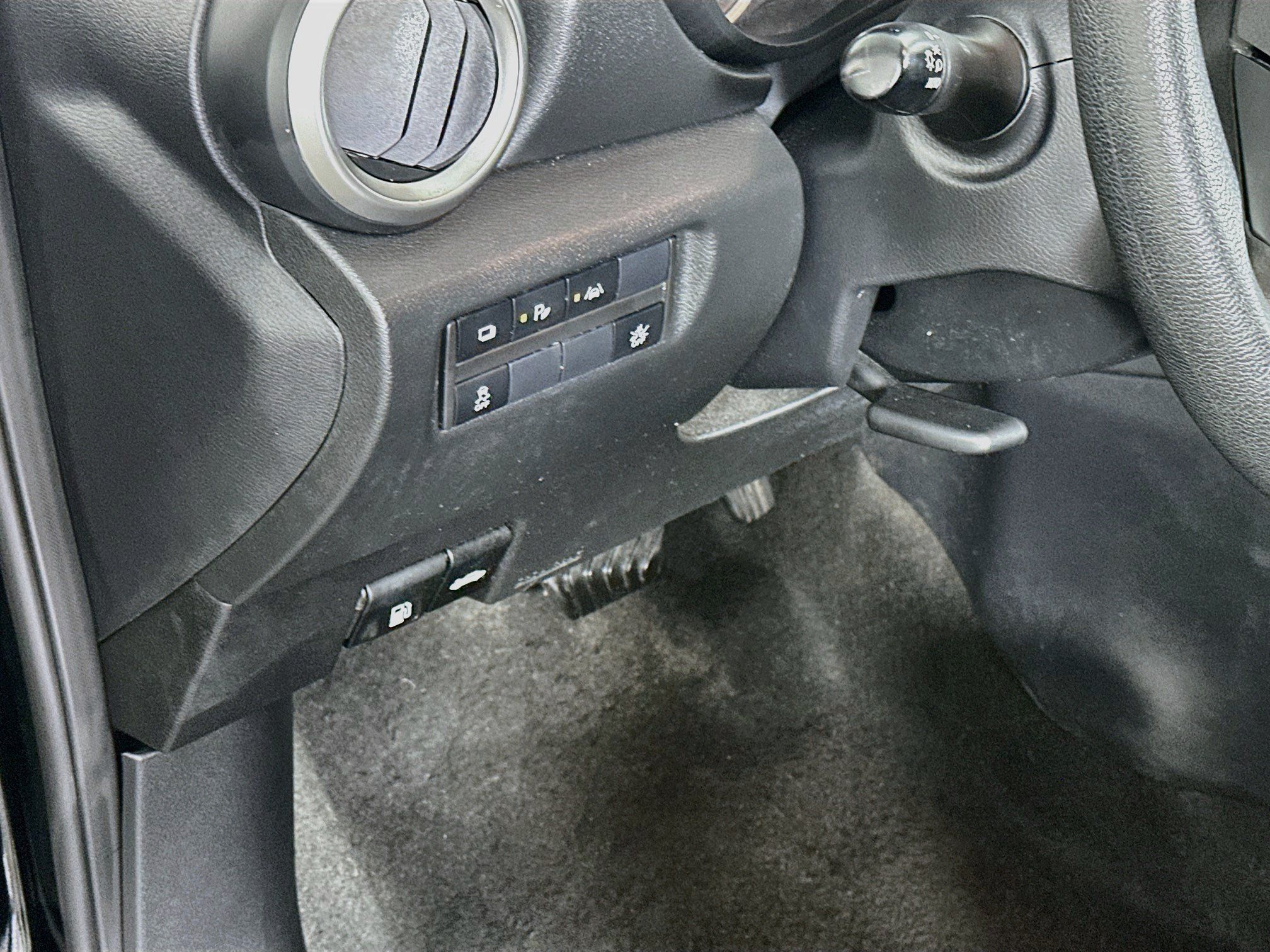 Used 2025 Nissan Versa S FWD image 16