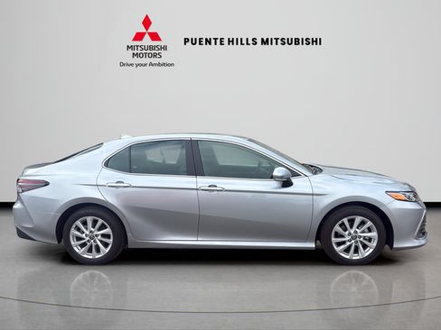 Used 2023 Toyota Camry LE w/ Convenience Package FWD image 4