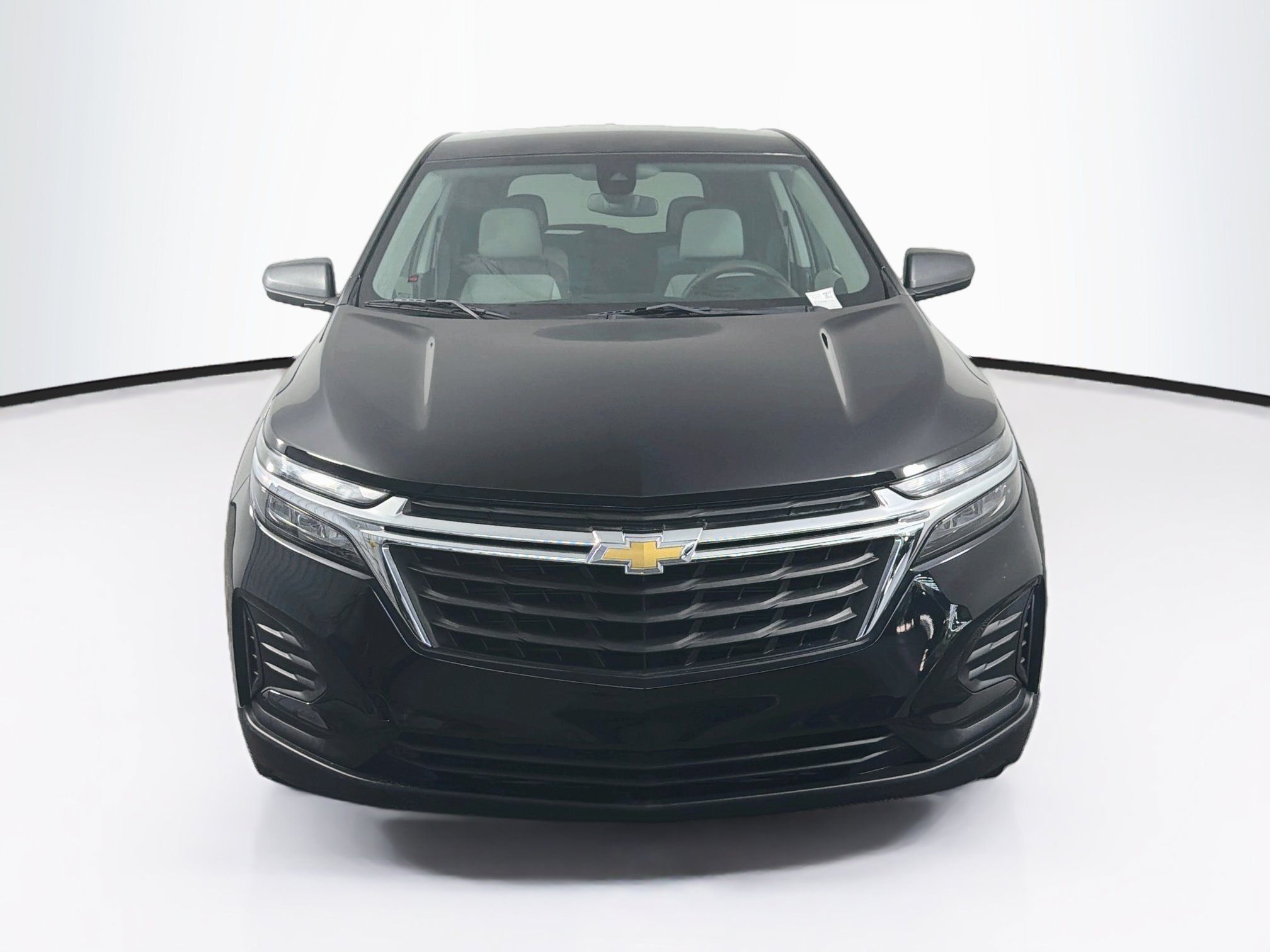 Used 2023 Chevrolet Equinox LS w/ LS Convenience Package FWD image 2