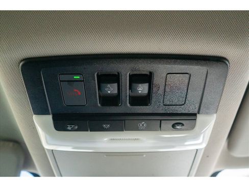 Used 2024 Nissan Rogue SV w/ SV Premium Package FWD image 26