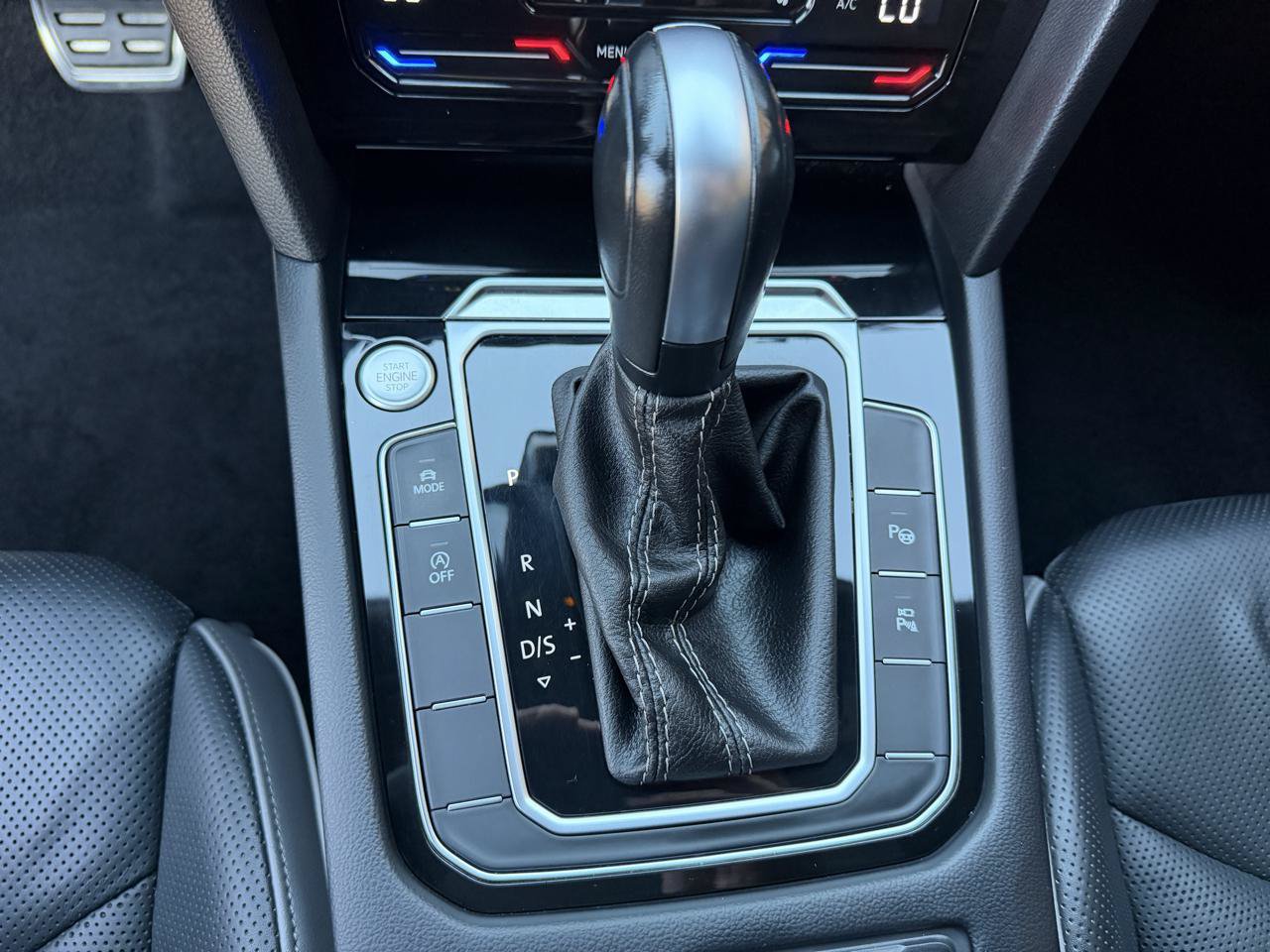 Used 2023 Volkswagen Arteon SEL Premium AWD/4WD image 31