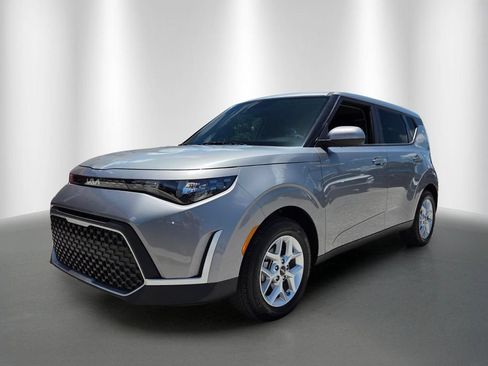 Used 2025 Kia Soul LX FWD image 7