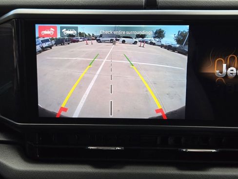 Used 2024 Jeep Wrangler Unlimited Rubicon AWD/4WD image 19