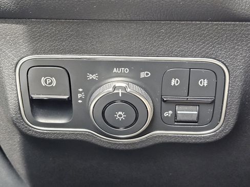 Certified 2026 Mercedes-Benz GLB 250 image 21