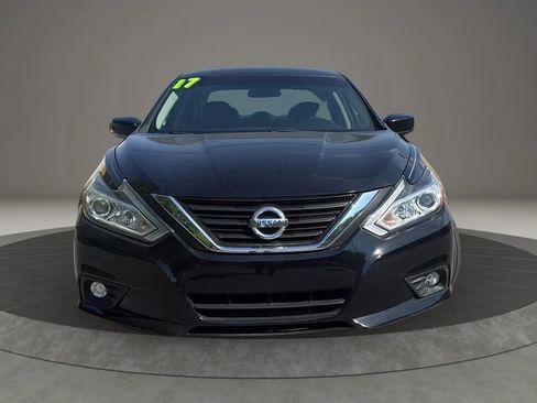 Used 2017 Nissan Altima 2.5 SV FWD image 2