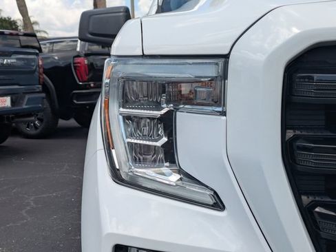 Used 2020 GMC Sierra 1500 Elevation AWD/4WD image 10