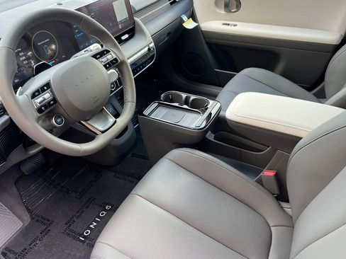 New 2026 Hyundai Ioniq 5 SEL image 8