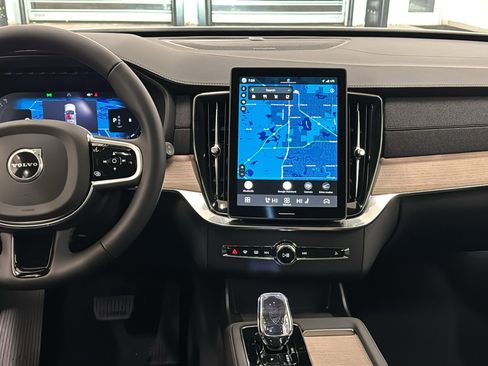 New 2026 Volvo XC90 B5 Plus w/ Protection Package Premier AWD/4WD image 11