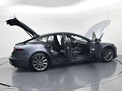 Used 2022 Tesla Model S Plaid AWD/4WD image 57
