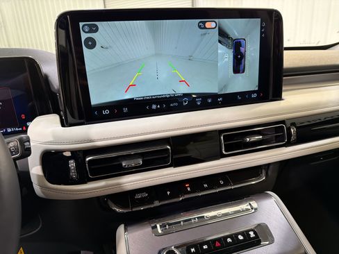 New 2026 Lincoln Aviator 2WD image 18