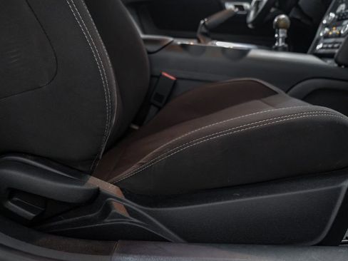 Used 2019 Ford Mustang Coupe image 33