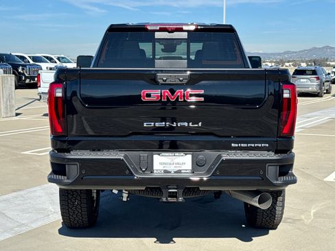 New 2026 GMC Sierra 2500 Denali w/ Denali Reserve Package image 13