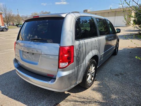Used 2015 Dodge Grand Caravan SXT image 10
