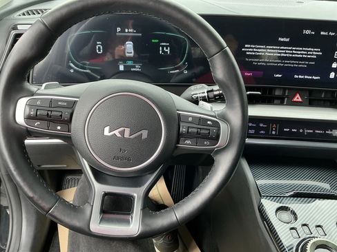 Certified 2023 Kia Sportage EX w/ EX Premium Package AWD/4WD image 11