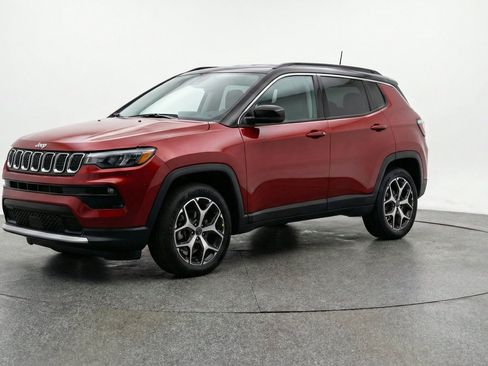 Used 2025 Jeep Compass Limited AWD/4WD image 3